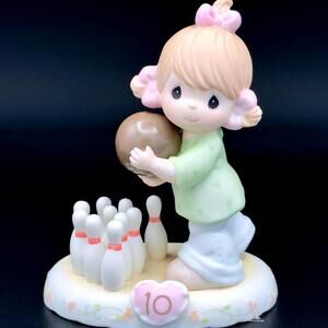 Precious Moments Bowling Figurine - Strike Up Some Fun! 🎳